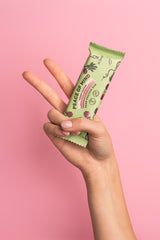 Peace of Mind – kaņepju proteīna batoniņš ar avenēm un matcha, jogurta pārklājumā (12 gab. kastīte)